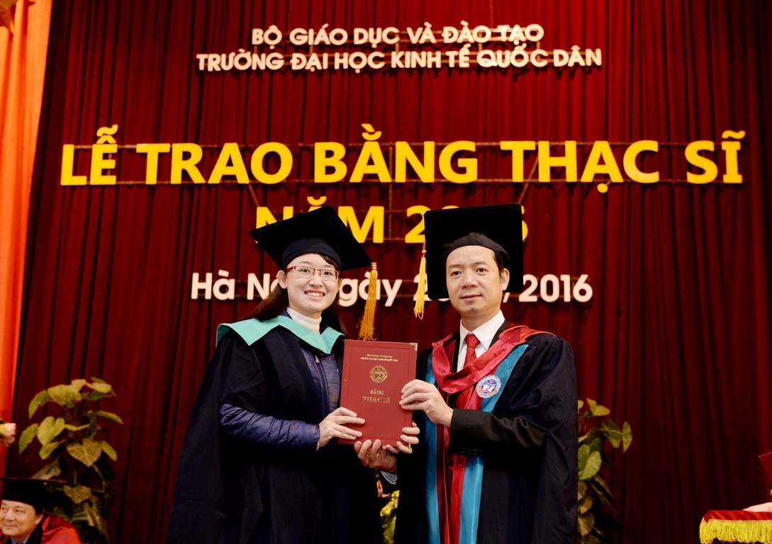 Description: D:\Anh hoat dong KTQD\Trao bang thac sy\DSC_3957 (Copy).JPG