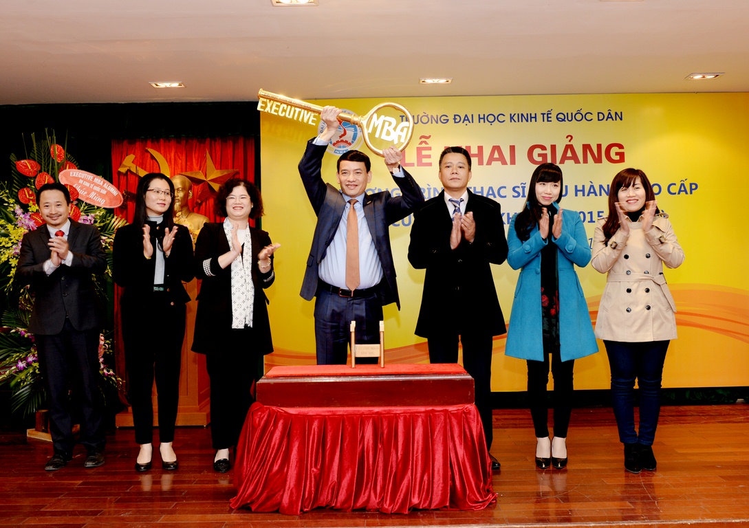 Description: Description: D:\Anh hoat dong KTQD\Thac si cao cap\DSC_4042 (Copy).JPG