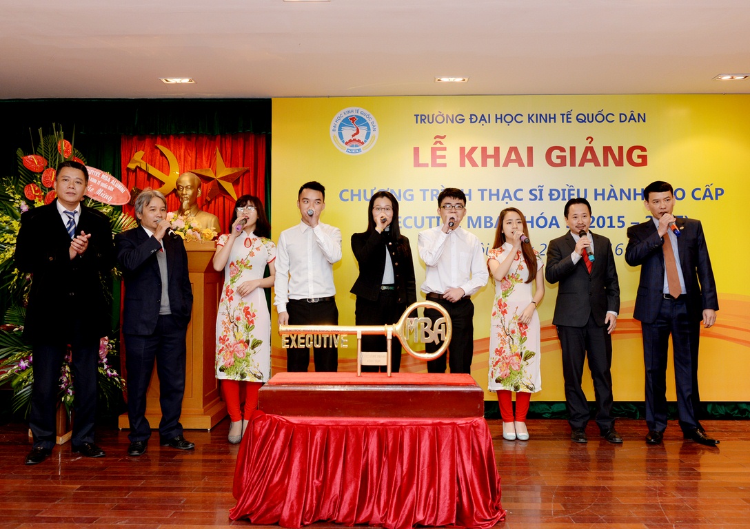 Description: Description: D:\Anh hoat dong KTQD\Thac si cao cap\DSC_4046 (Copy).JPG