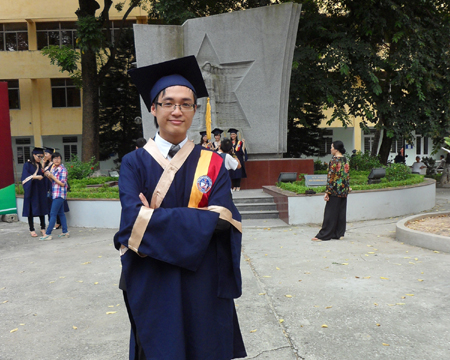 Ngưỡng mộ bảng thành tích của thủ khoa tốt nghiệp ĐH Kinh tế Quốc dân