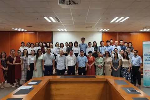 06e92860-0fe6-406e-916e-8b495e67a656