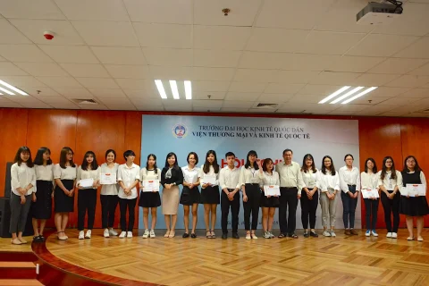 1b1529ed-ab44-450d-8348-c1c273ff8236