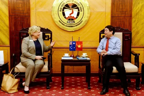 1b23ff98-92d0-434a-bf49-f64dbebb6bb1