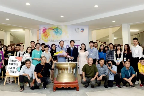 24324536-d366-4b35-ba0d-1217767f9a1f