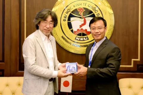 374c093c-f318-489f-8f23-0618ad380b20