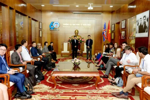 3da2d18f-7bfb-402c-8827-e372422181af