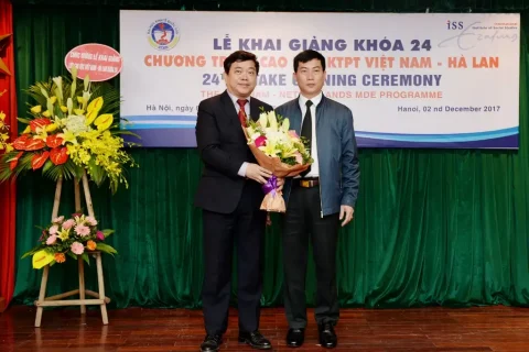 42d31f00-2e2e-45bc-9967-b8a3b28d5d1f