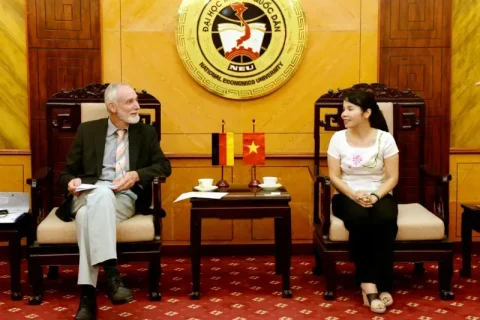 47b39fec-94e9-4e4b-a154-c0da43bbf584