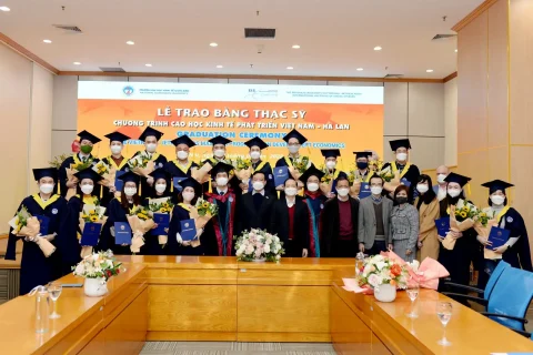 69cd06f5-339b-4dad-a1d1-52170b11d163