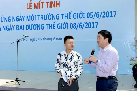 6f642273-9048-49c8-946e-f96aa4dd5315