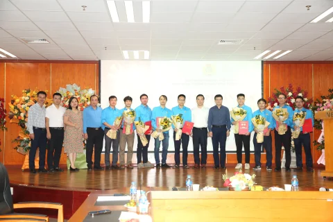 74a48e8f-b4ee-4eb8-b4a2-e1645379e3ed