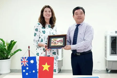 7f515d6b-2001-488e-9100-95d05906e96d