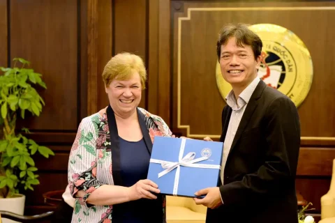 9ad276f8-830e-488c-9c6a-3164be89a557