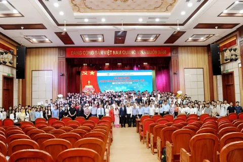 ad714299-5aaa-407d-b924-709d0a44949d