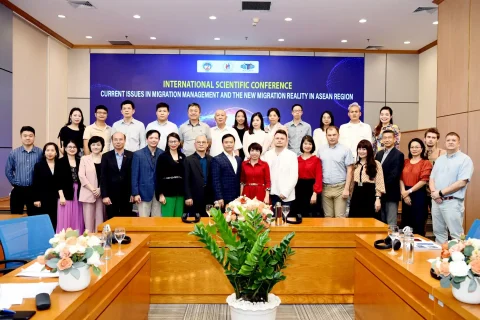 b5698210-1470-425c-a301-ba81562b4e40