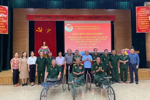 b750c339-9e4a-4aef-8be8-44a7d143967b