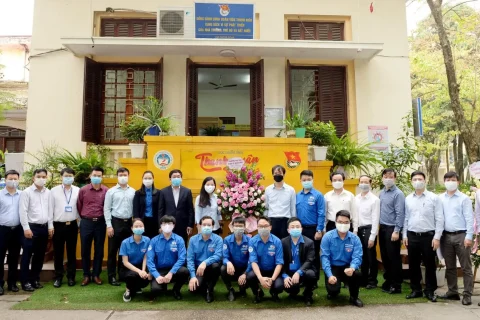 cb02f274-e658-44f4-8349-853b0dd62f22