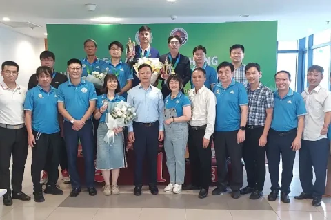 d07398d9-ee60-45cc-ad5c-9f702551969a