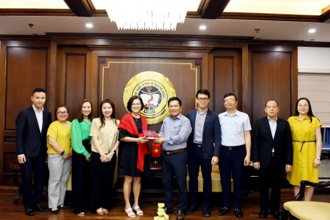 d12a78d1-908f-4a2a-a9c9-b8eba09767e1