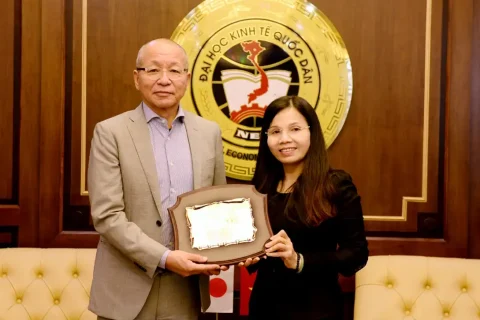 d4e15044-c595-4257-b417-01a54bebb582