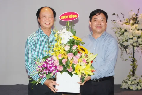 d6cf1e69-1770-4b82-b985-a81e8592d194