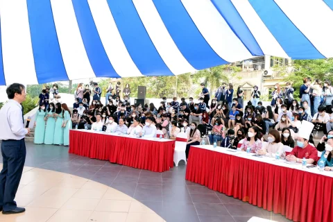 deff1b95-2195-464d-ace2-2722c0aa6d6d