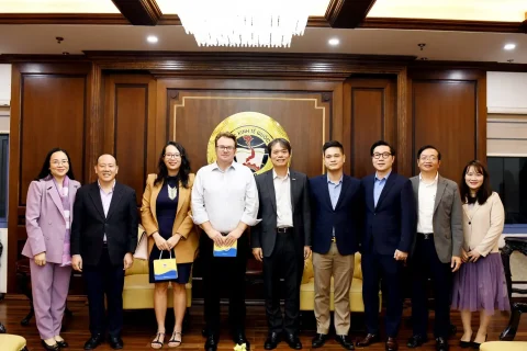 e8a761d9-2ed7-4dfa-a95d-b42b17059703