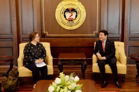 f2851e47-17cc-4b02-ad66-2bc9d5e0c0b7