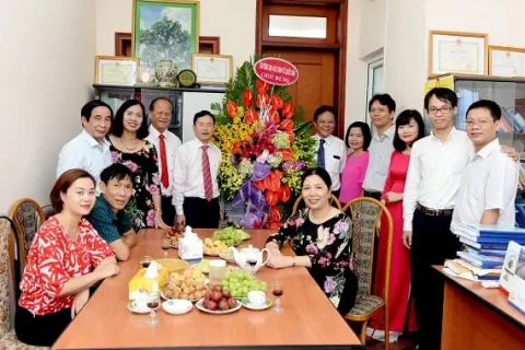 f9eee962-9054-4886-af94-06d8f5094b0c