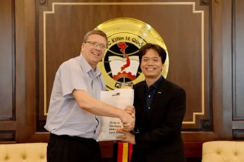 fcd9293c-28a5-4eb6-b731-42f124a9a360