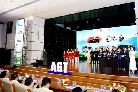 5db54a3f B0b5 4256 B7d1 58b69f029cc9