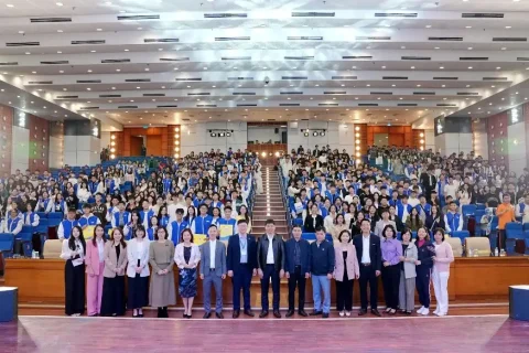 C70b4036 2a76 42df A45e C83890e9dc62