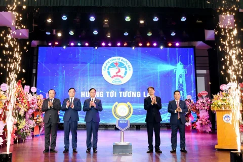 E15782ae D0d8 4be8 B5cc 25a9c78700d9