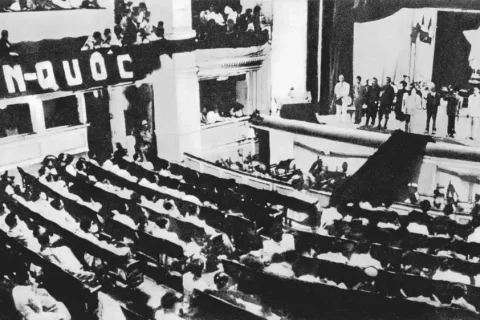 Ky Hop Dau Tien Cua Qh 14 51 19 412