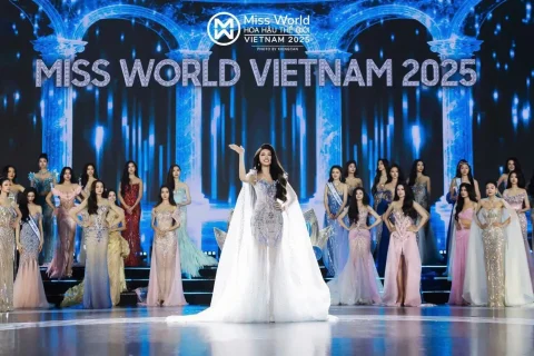 Z7673420404527 0748c777e8f69e411f3e2e9f6b03e2af