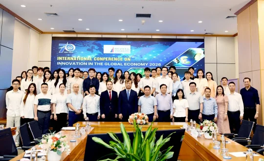 6. Các đại Biểu Tham Gia Hội Thảo Chụp Hình Lưu Niệm