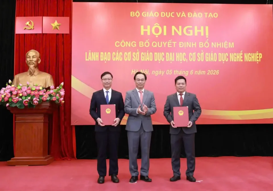 Z7904464235941 7d4e7bab3a905019882cc323a81f5110