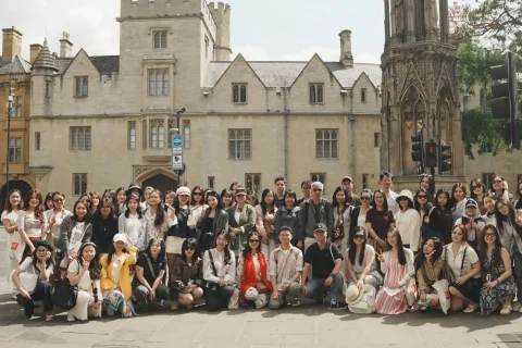 Tham Quan Thanh Pho Oxford 2048x1365
